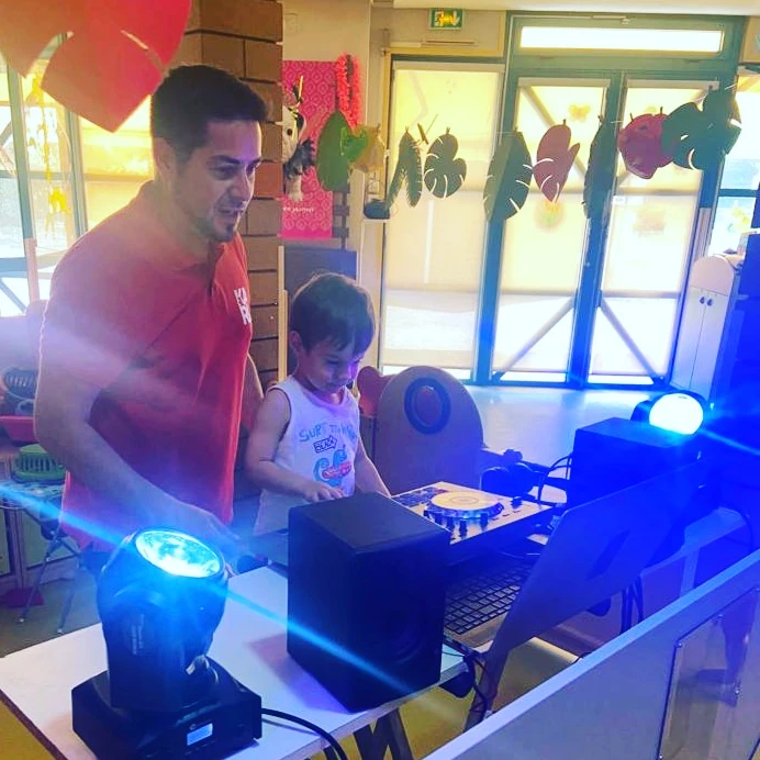 Atelier _ découverte _DJ_ CRECHE ILOTS MARMOTS